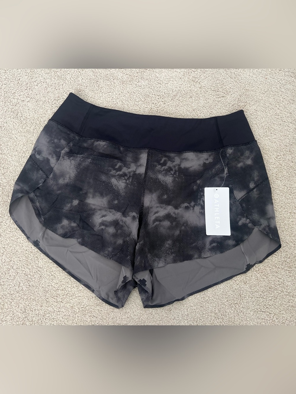 NWT Athleta Run With It Printed 3.5” Shorts Women’s 1X Black Gray Lined Running